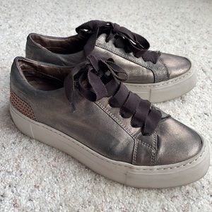 AGL Metallic Sneaker sz 38.5